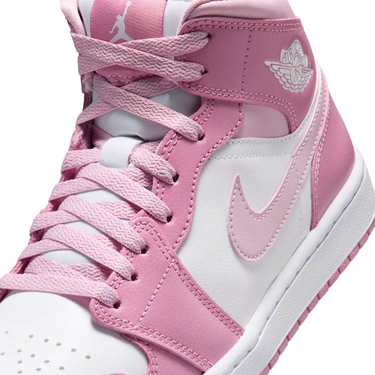 JORDAN BRAND SU26 WMNS AIR JORDAN 1 MID エレメンタルピンク/セイル-アイスドカーマイン BQ6472-605