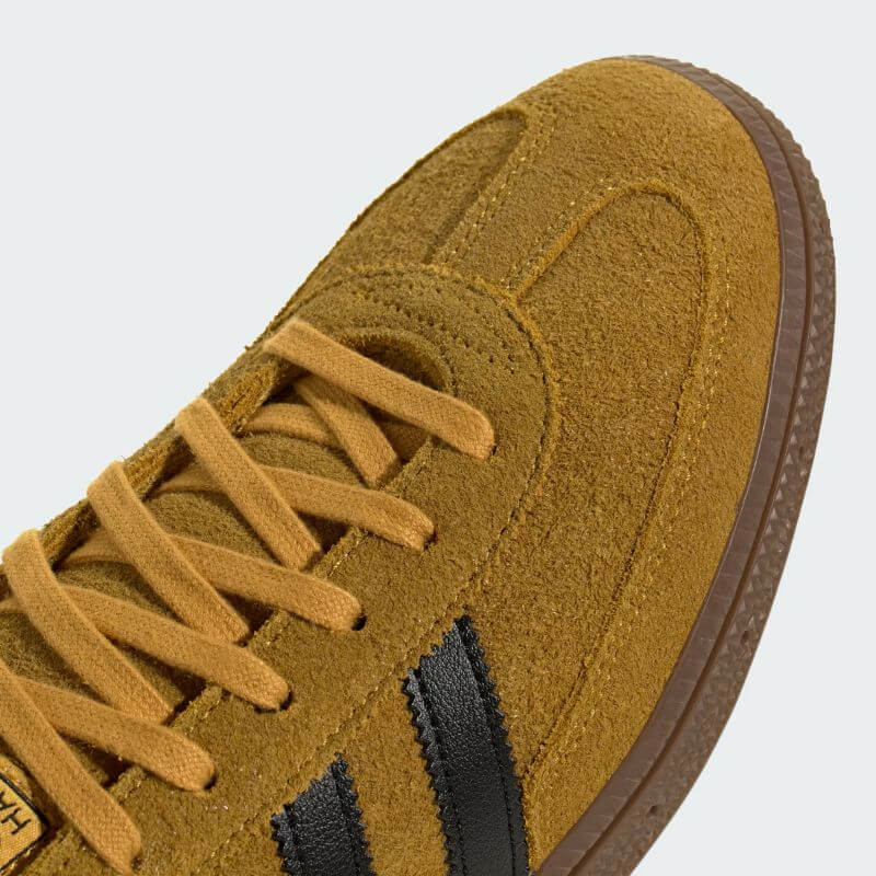 adidas 26Q4 adidas HANDBALL SPEZIAL ビクトリーゴールド/コアブラック/ガム KJ7415