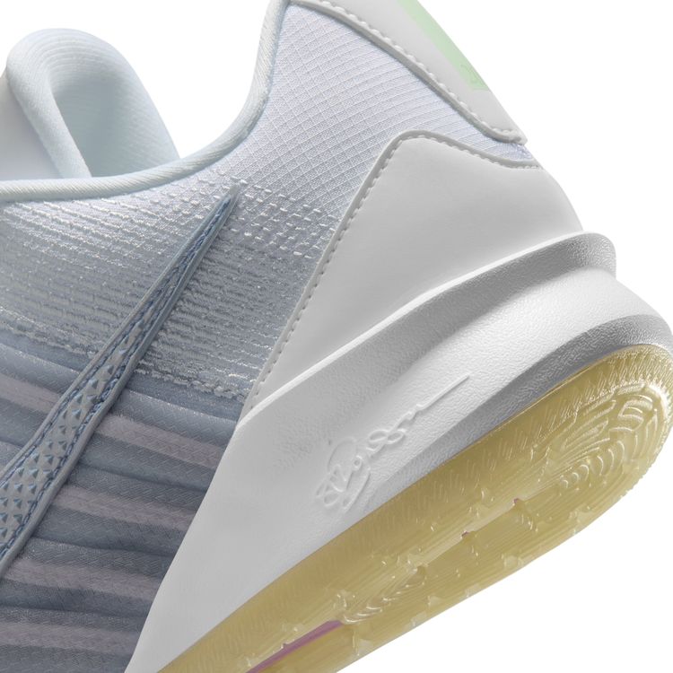 NIKE SU26 5/18 NIKE SABRINA 3 EP ホワイト/ダスティパープル-フットボールグレー HF2882-104