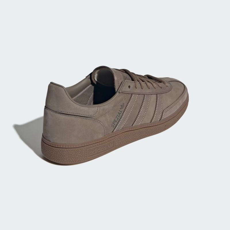 adidas 26Q4 adidas HANDBALL SPEZIAL ブランチブラウン/ブランチブラウン/ガム KJ9852