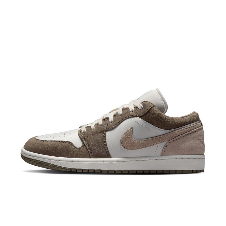 JORDAN BRAND SU26 AIR JORDAN 1 LOW オリーブグレー/エニグマストーン-サミットホワイト 553558-046
