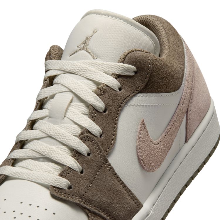 JORDAN BRAND SU26 AIR JORDAN 1 LOW オリーブグレー/エニグマストーン-サミットホワイト 553558-046