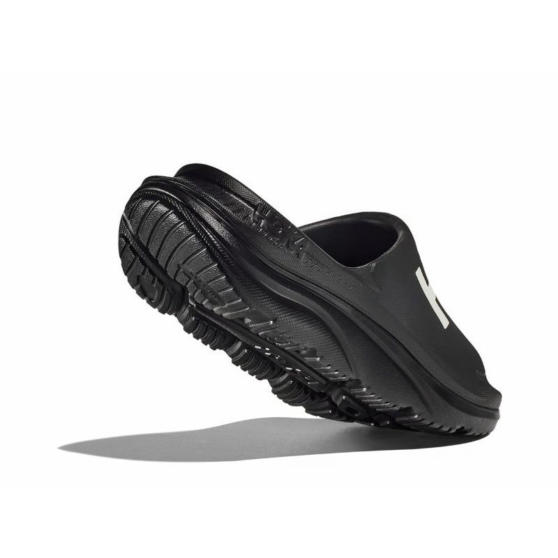 HOKA F26 7/1 U ORA ATHLETIC SLIDE BLACK / WHITE 1155154-BWHT