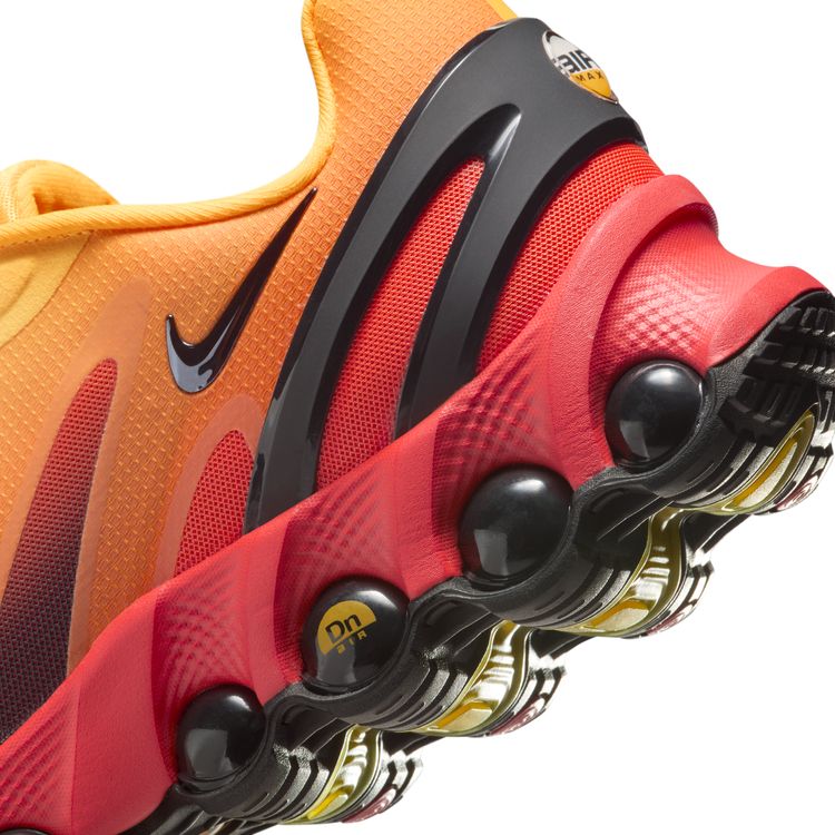 セール30%OFF】NIKE SU25 4/3 NIKE AIR MAX DN8 チームオレンジ