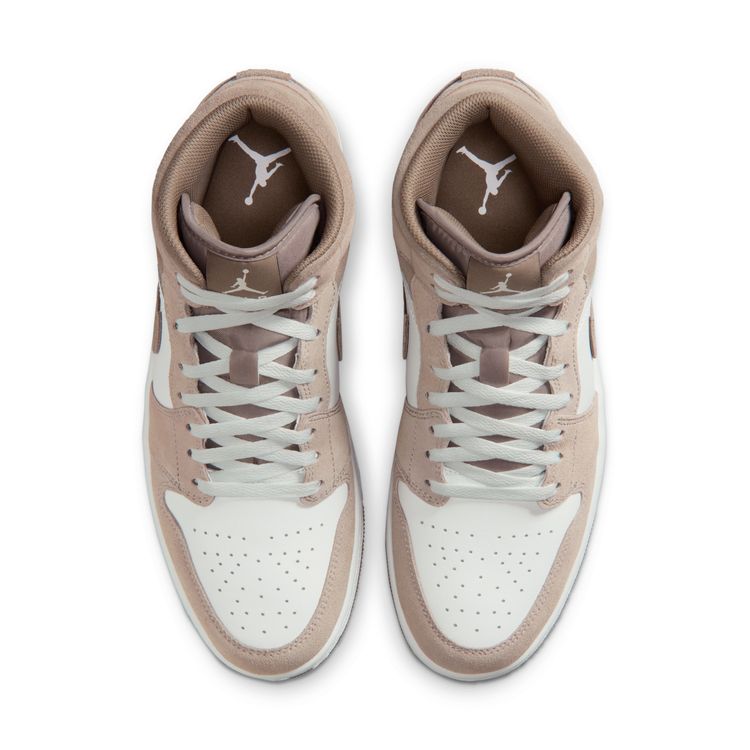 JORDAN BRAND SU26 AIR JORDAN 1MID エニグマストーン/オリーブグレー-サミットホワイト DQ8426-003
