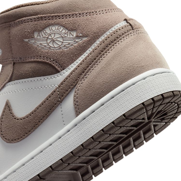 JORDAN BRAND SU26 AIR JORDAN 1MID エニグマストーン/オリーブグレー-サミットホワイト DQ8426-003