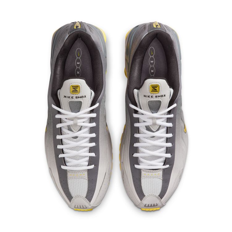 NIKE FA25 NIKE SHOX R4 SE ヴァストグレー/ブライトシトロン-ライトグラファイト IH3397-078