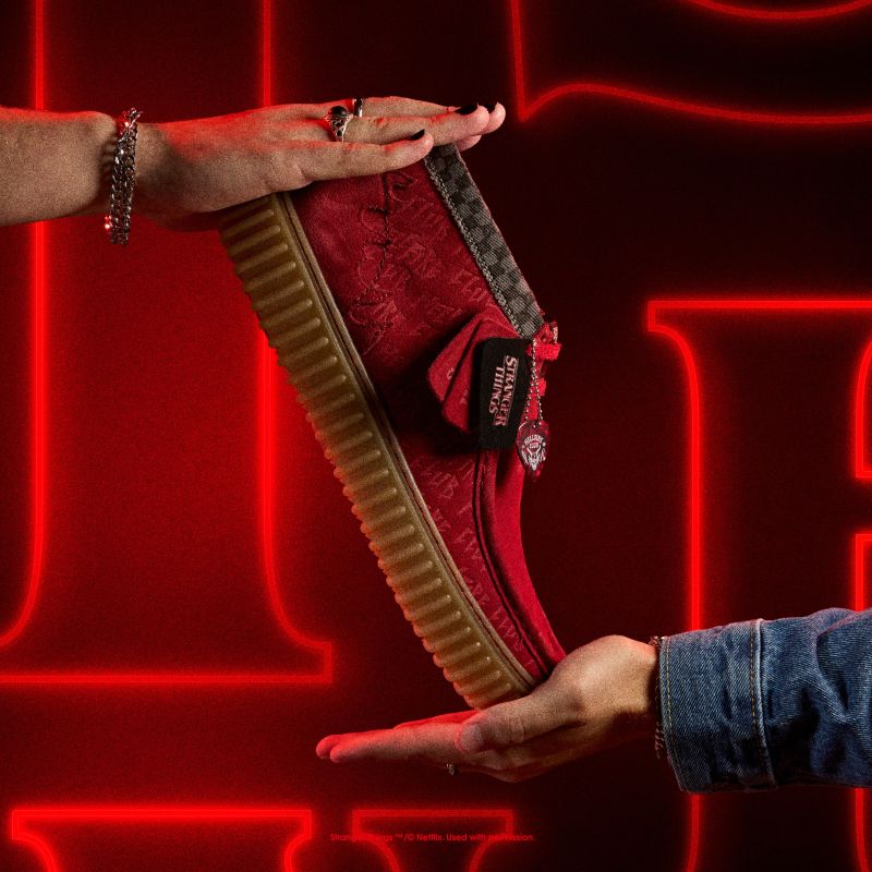 Clarks AW25 11/13 M Torhill Hi ST Red -Stranger Things- 26184649