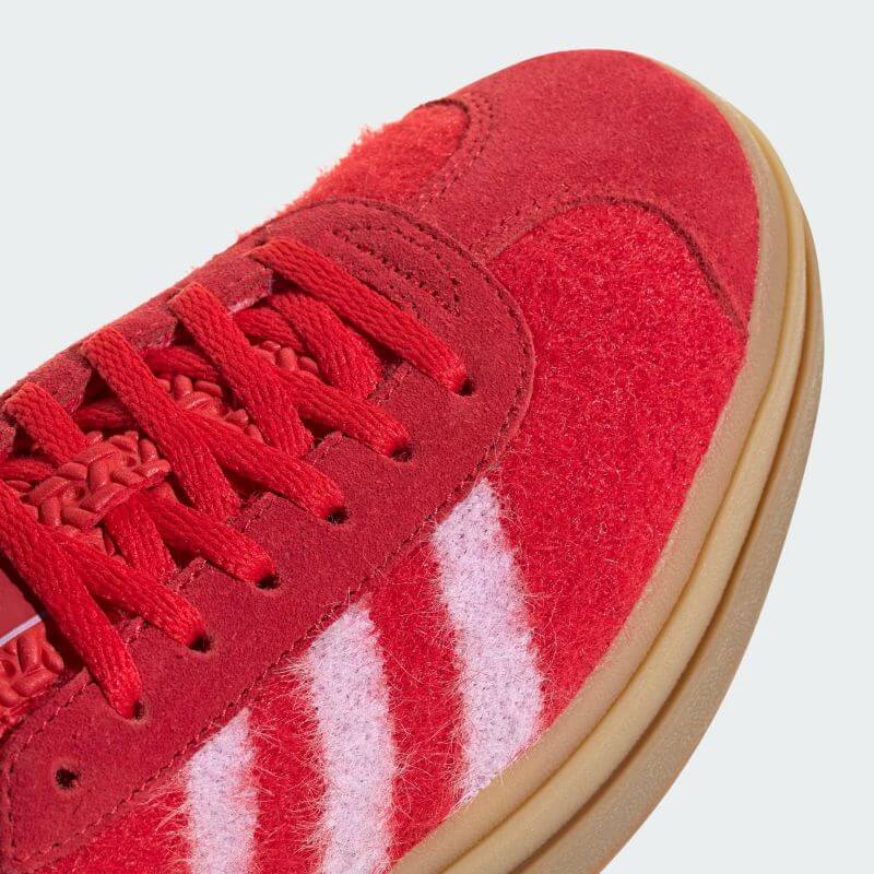 adidas 25Q4 GAZELLE BOLD W ベタースカーレット/ブリスライラック/ゴールドメタリック JS3905