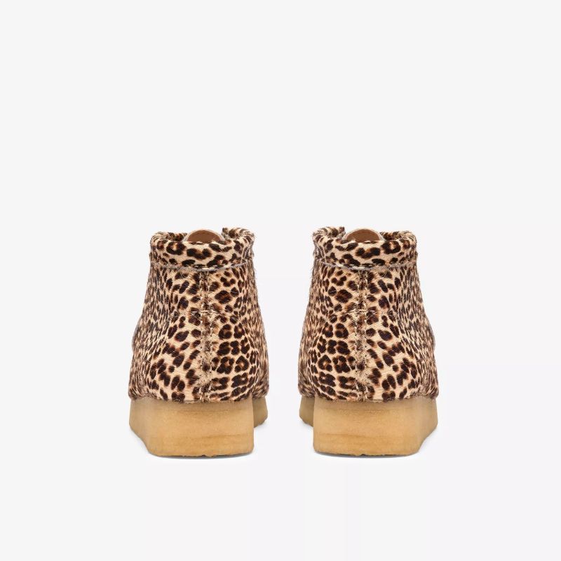 Clarks SS26 W Wallabee Boot. Leopard Print 26185623