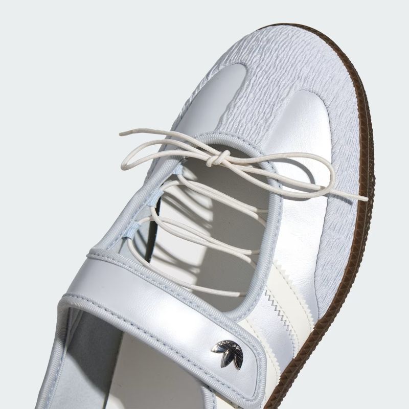 adidas 26Q3 adidas SAMBA JANE W ヘイローブルー/コアホワイト/ガム LB8628