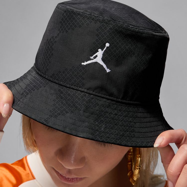 JORDAN BRAND FA25 JORDAN APEX PRINTED BUCKET HAT ブラック/ホワイト HJ2448-045