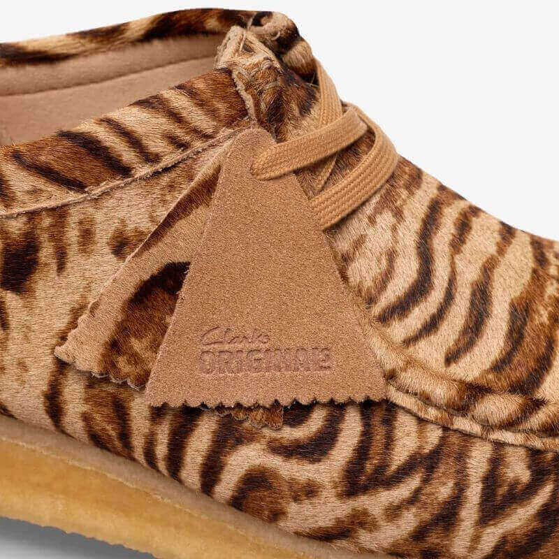Clarks SS26 M Wallabee Tiger Print 26185658