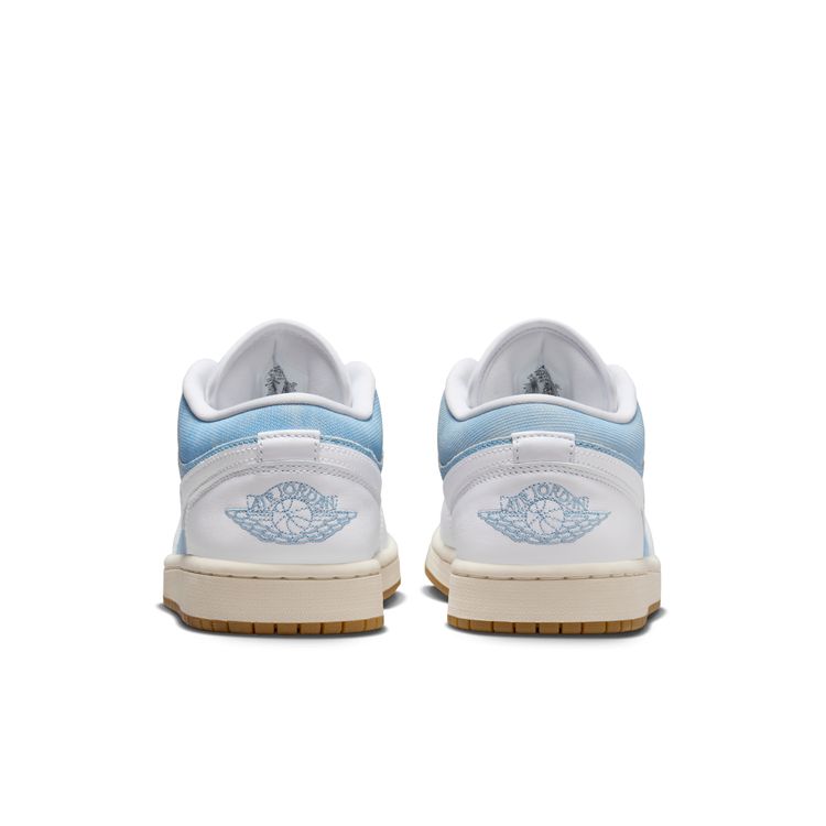 Nike Air Jordan 1 Low ライトブルー/ホワイト Nike Air Jordan 1 Low ライトブルー/ホワイト - メルカリ