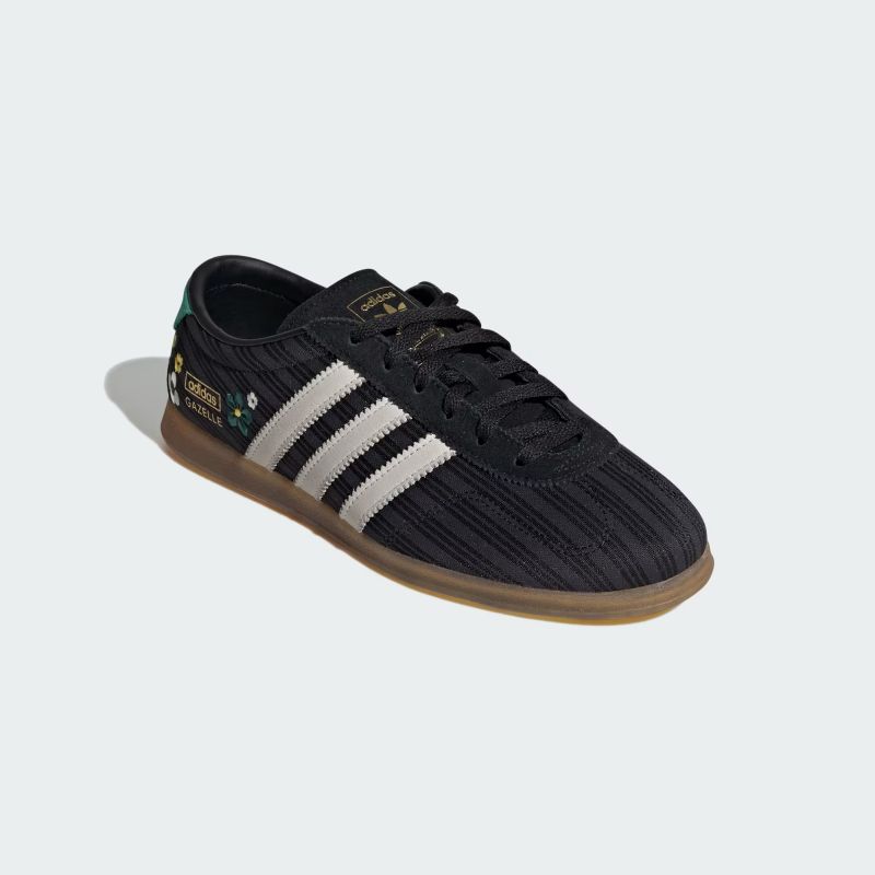 adidas 26Q1 adidas GAZELLE LO PRO W コアブラック/オフホワイト/ガム IH1890