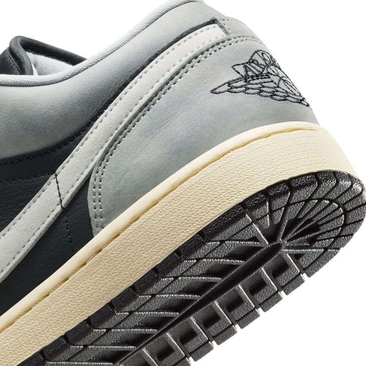 ⭐︎値下げ！ポケットエア　グレー JORDAN BRAND FA25 AIR JORDAN 1LOW SE ライトスモークグレー