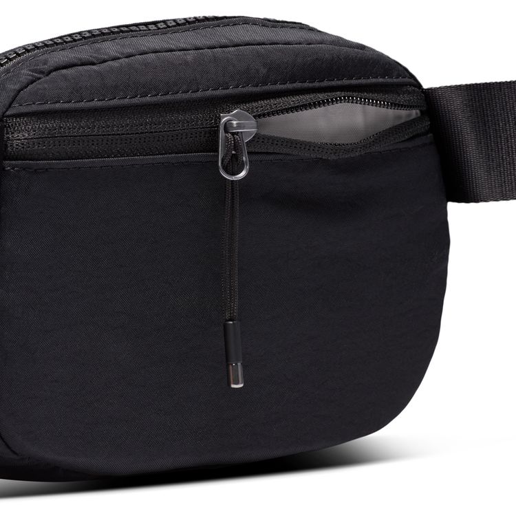 NIKE SP26 NIKE AURA WAISTPACK ブラック/ブラック/ガンメタル HM6120-013