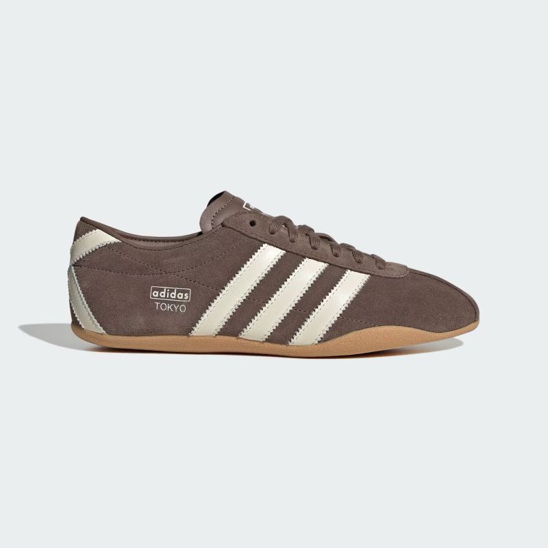 adidas 26Q1 adidas TOKYO W アースストレータ/オフホワイト/ガム KI3584