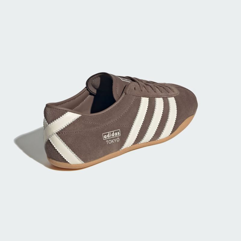 adidas 26Q1 adidas TOKYO W アースストレータ/オフホワイト/ガム KI3584