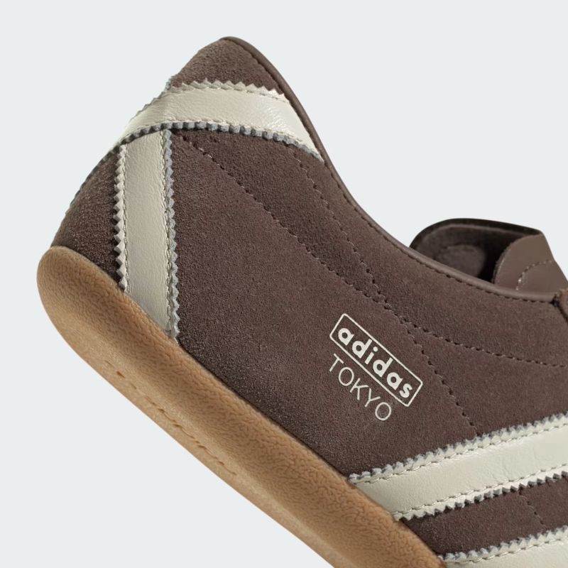 adidas 26Q1 adidas TOKYO W アースストレータ/オフホワイト/ガム KI3584