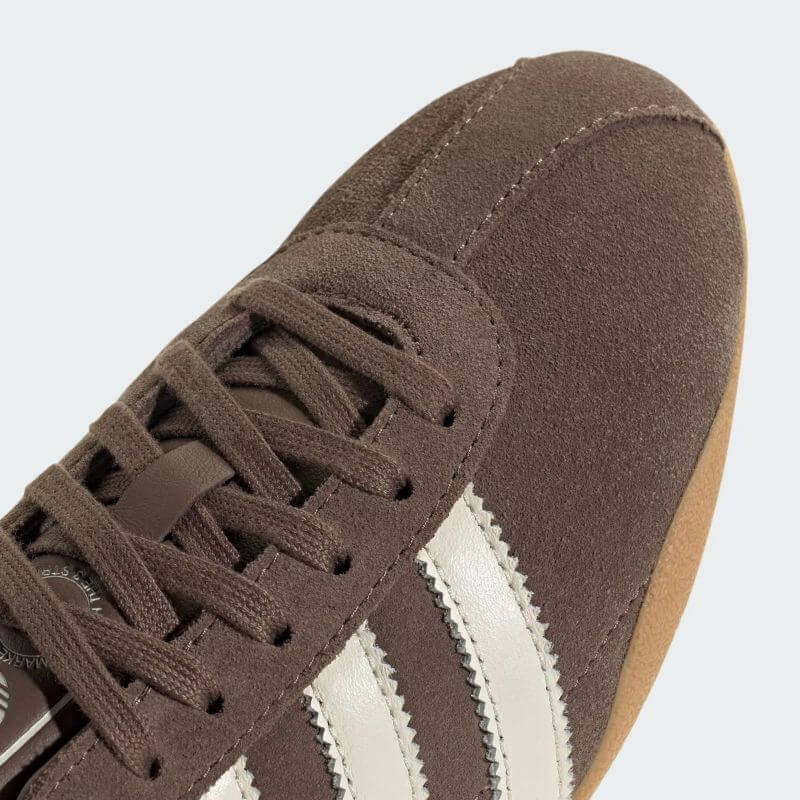 adidas 26Q1 adidas TOKYO W アースストレータ/オフホワイト/ガム KI3584