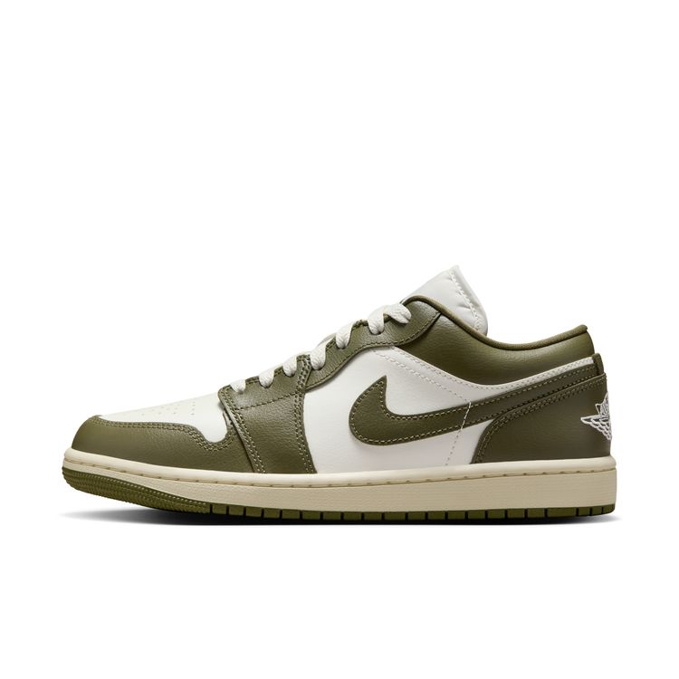 【セール30%OFF】JORDAN BRAND SU25 WMNS AIR JORDAN 1 LOW セイル/ミディアムオリーブ-ココナッツミルク DC0774-122