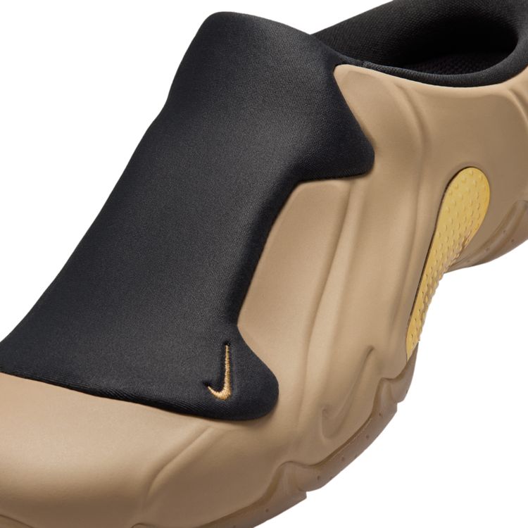 NIKE SU26 NIKE CLOGPOSITE パラシュートベージュ/メタリックゴールド-オフノワール IR5920-297