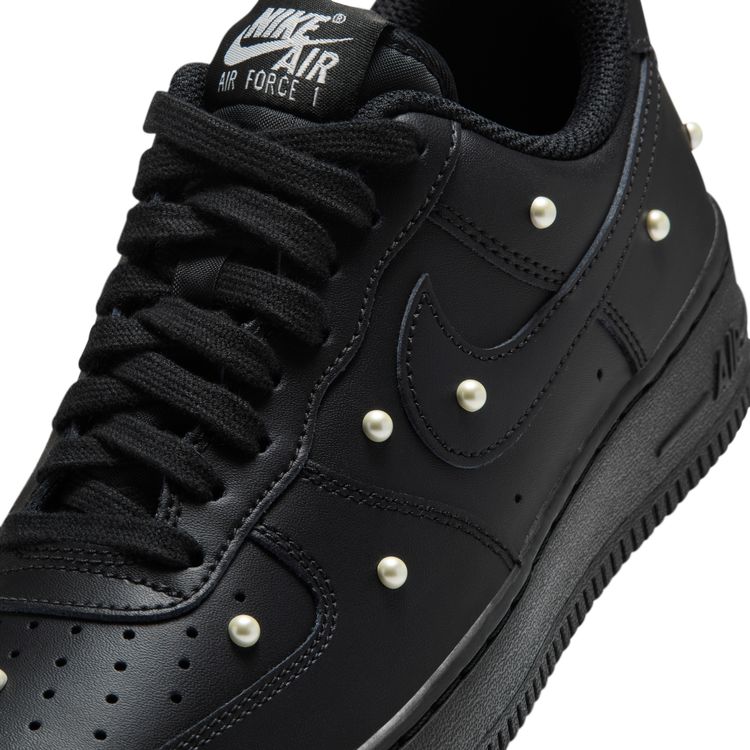 NIKE HO26 NIKE WMNS AIR FORCE 1 '07 SE ブラック/ブラック