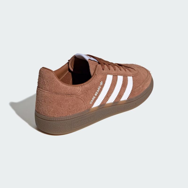 adidas 26Q3 7/15 adidas HANDBALL SPEZIAL W サプライヤーカラー/フットウェアホワイト/ガム KK4932