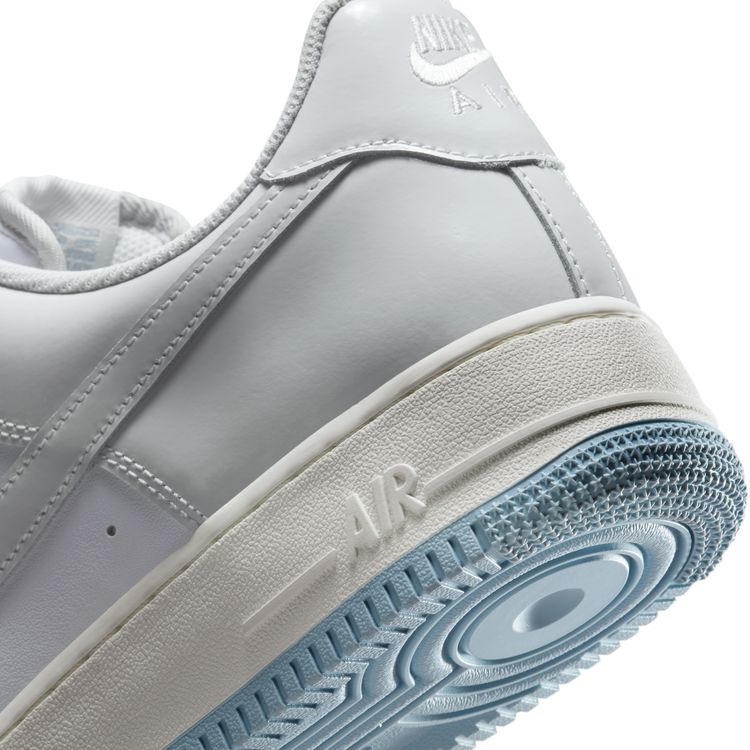 NIKE SU26 NIKE AIR FORCE 1 '07 ホワイト/フォトンダスト-セイル-ライトアーモリーブルー IH4461-100