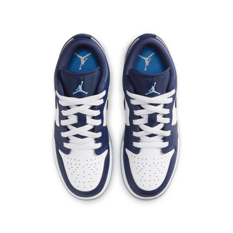 JORDAN BRAND SU26 AIR JORDAN 1 LOW GS ミッドナイトネイビー/ユニバーシティブルーーホワイト 553560-404