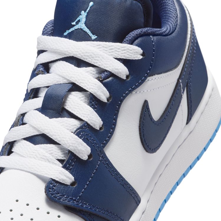 JORDAN BRAND SU26 AIR JORDAN 1 LOW GS ミッドナイトネイビー/ユニバーシティブルーーホワイト 553560-404
