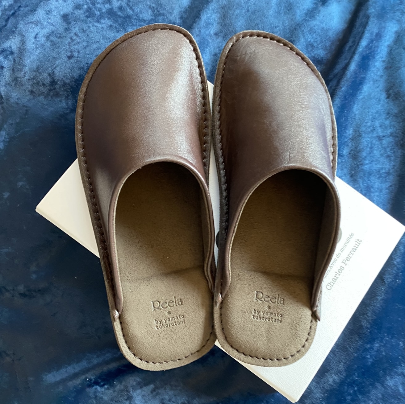 Reela スムースレザー DBR(ダークブラウン)