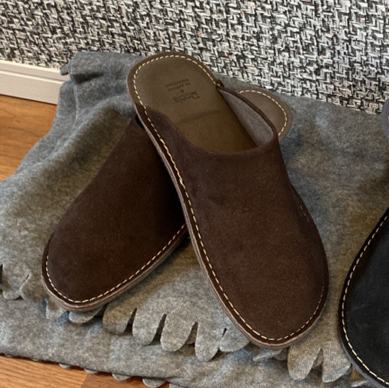 ベロアレザー DBR(ダークブラウン)