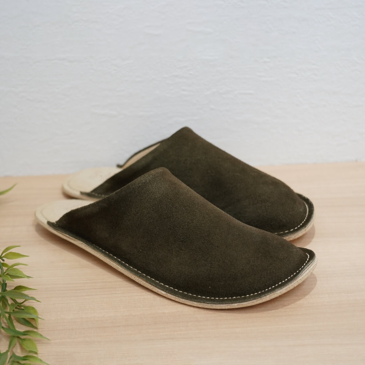 ベロアレザー KHA(カーキ)