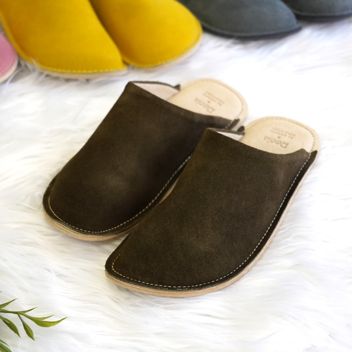 ベロアレザー KHA(カーキ)