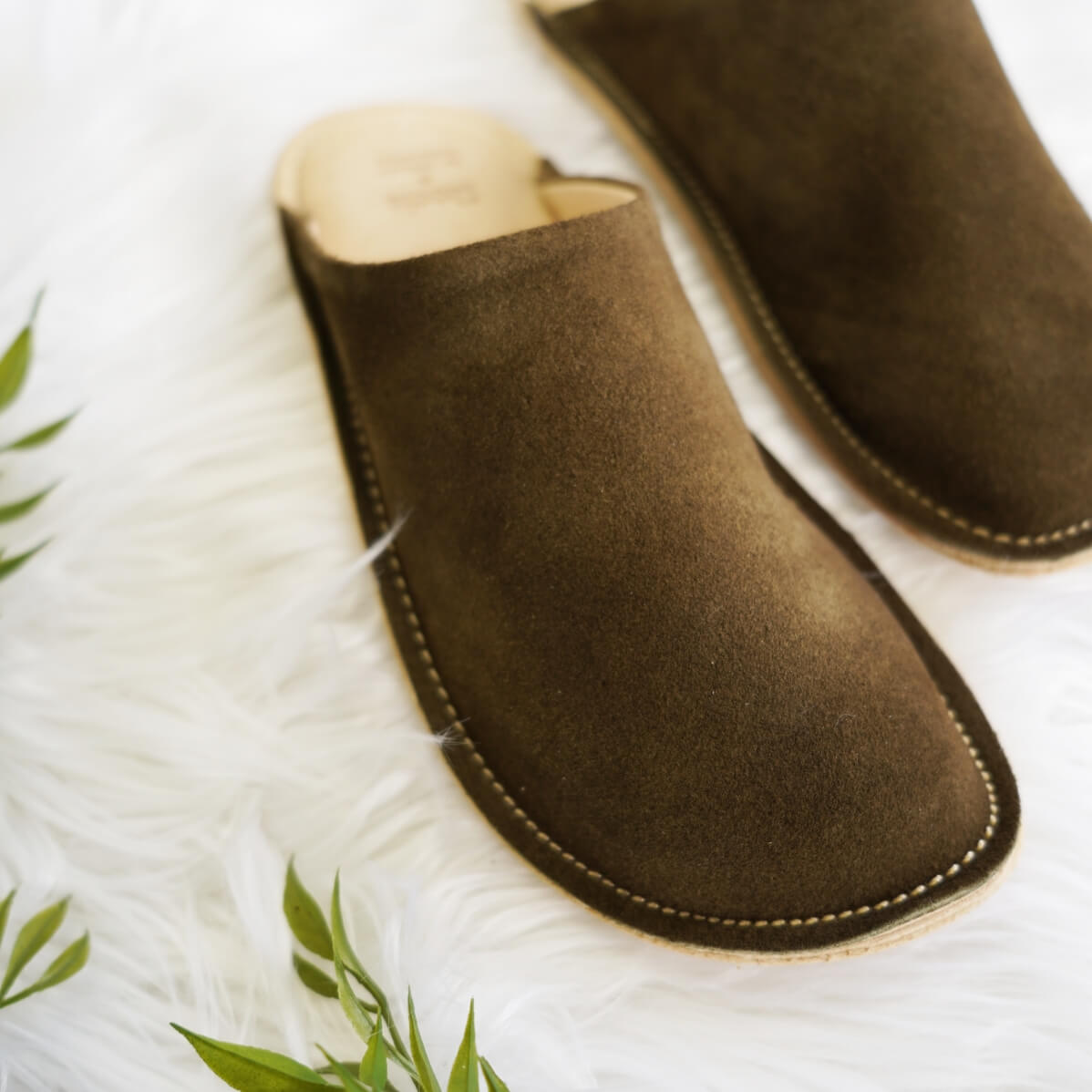 ベロアレザー KHA(カーキ)