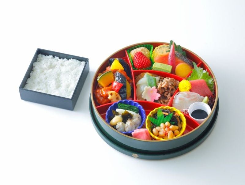 日替り 刺身入り (水曜日・土曜日)【お持ち帰り容器（刺身あり）】  