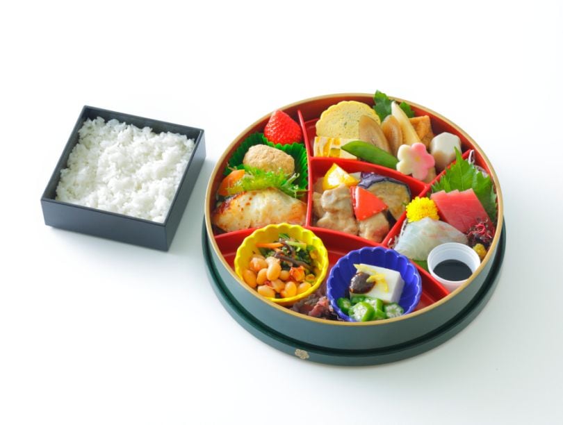 日替り 刺身入り (火曜日・金曜日)【お持ち帰り容器（刺身なし）】