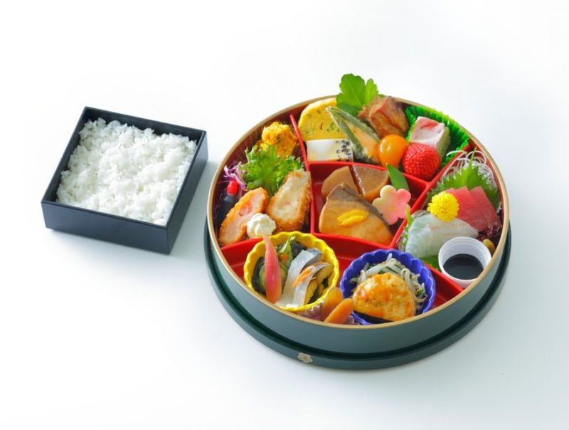 日替り 刺身入り (月曜日・木曜日)