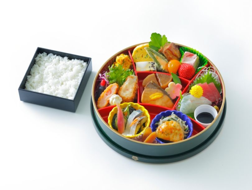 日替り 刺身入り (月曜日・木曜日)