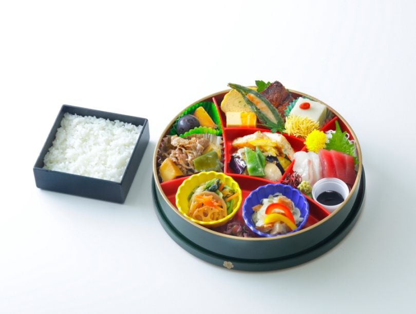 日替り 刺身入り (月曜日・木曜日)【お持ち帰り容器（刺身あり）】