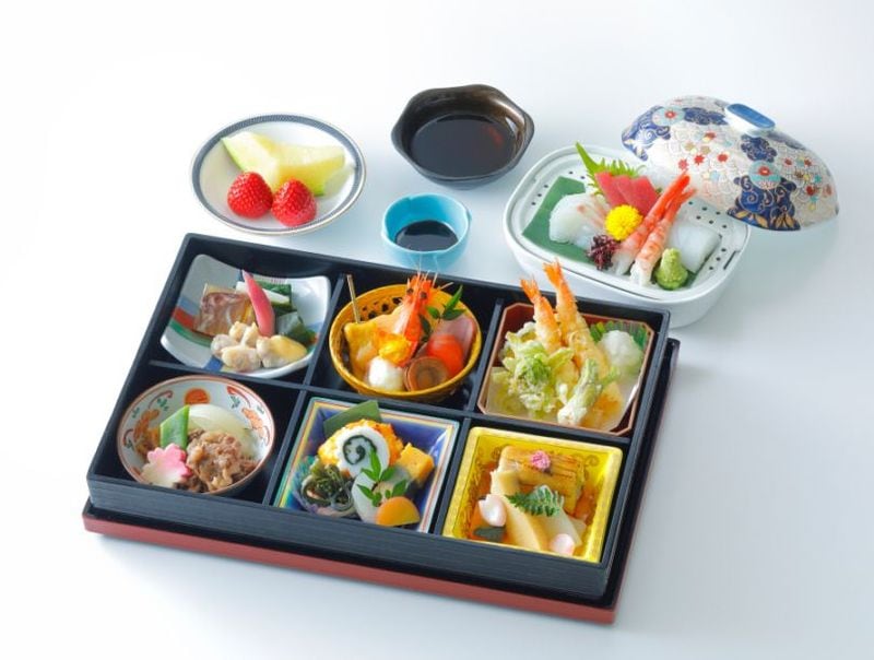 会席松花堂【お持ち帰り容器（刺身あり）】  