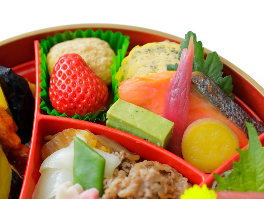 日替り 刺身入り (水曜日・土曜日) 　 
