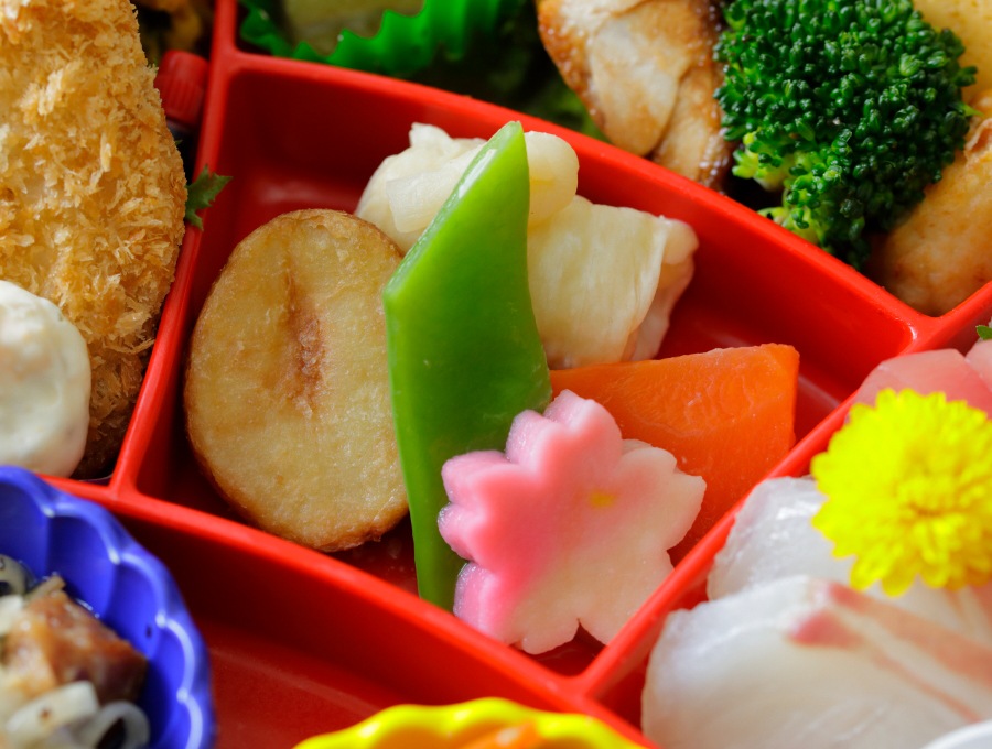 日替り 刺身入り (火曜日・金曜日) 　 　