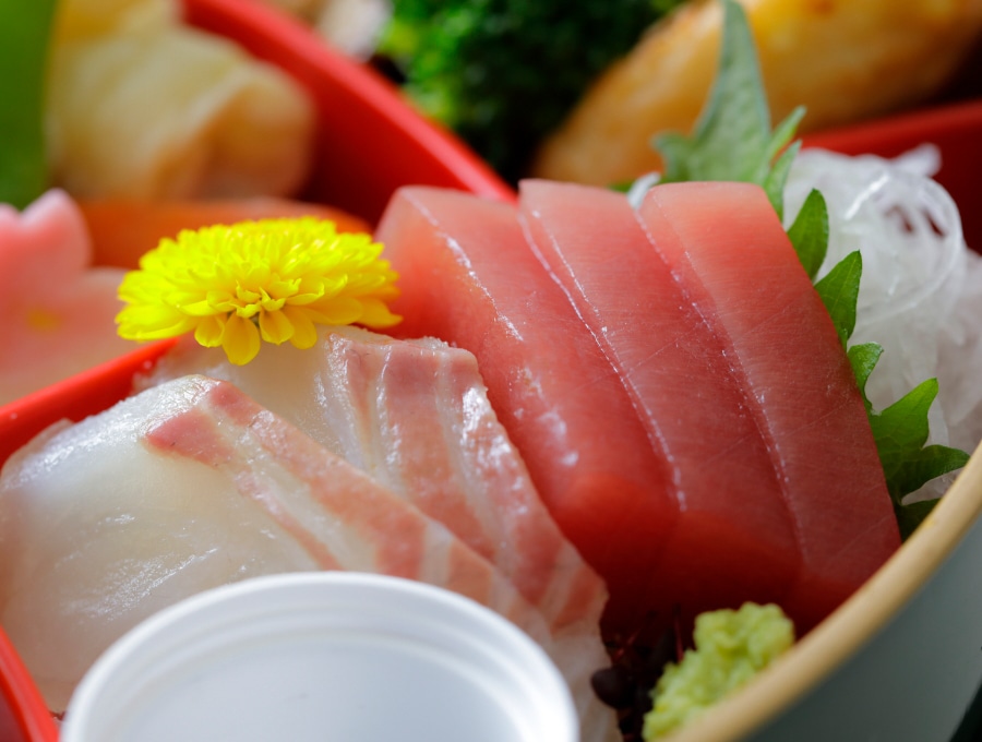 日替り 刺身入り (火曜日・金曜日) 　 　