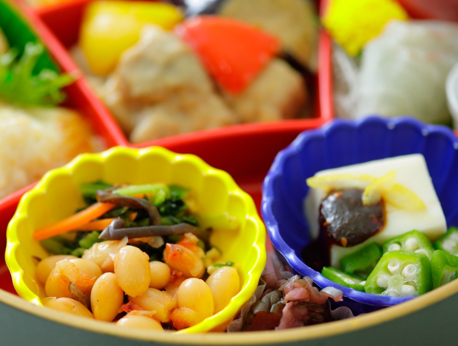 日替り 刺身入り (火曜日・金曜日)