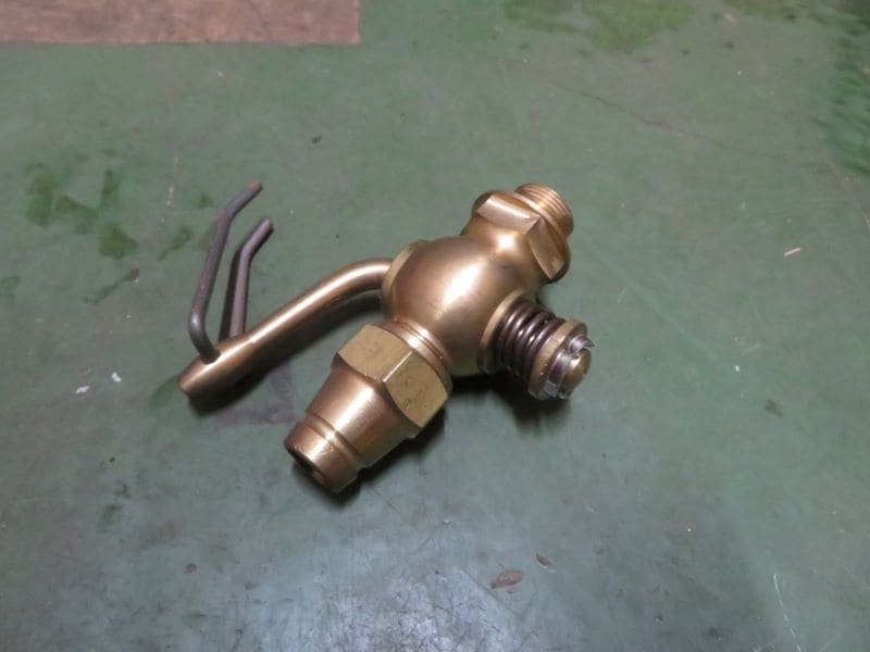 冷却水排出コック