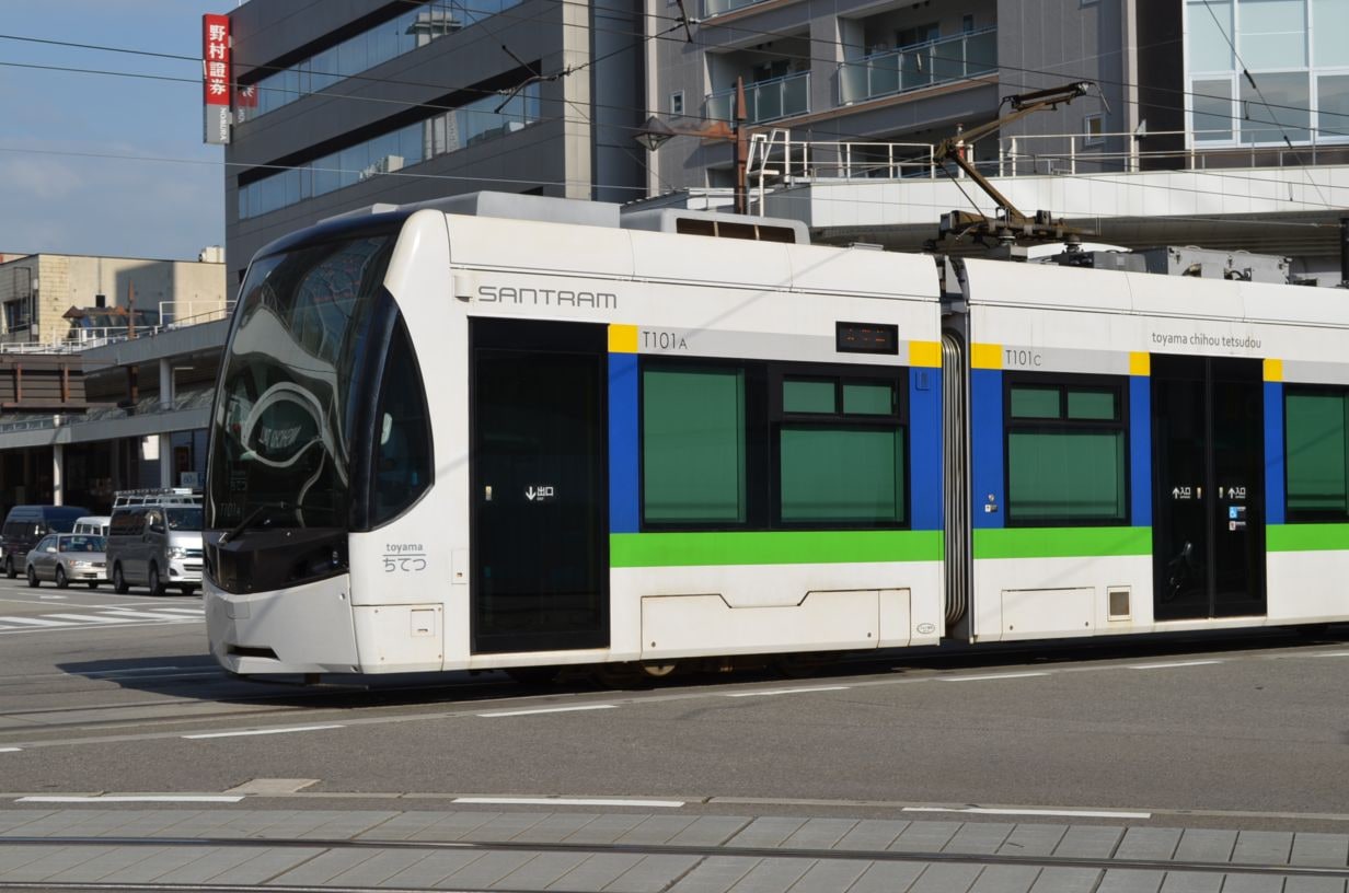 ★終了★【オークション】新型車両T100形電車〔Ｔ１０５〕営業前独占乗車権（富山地方鉄道株式会社）  
