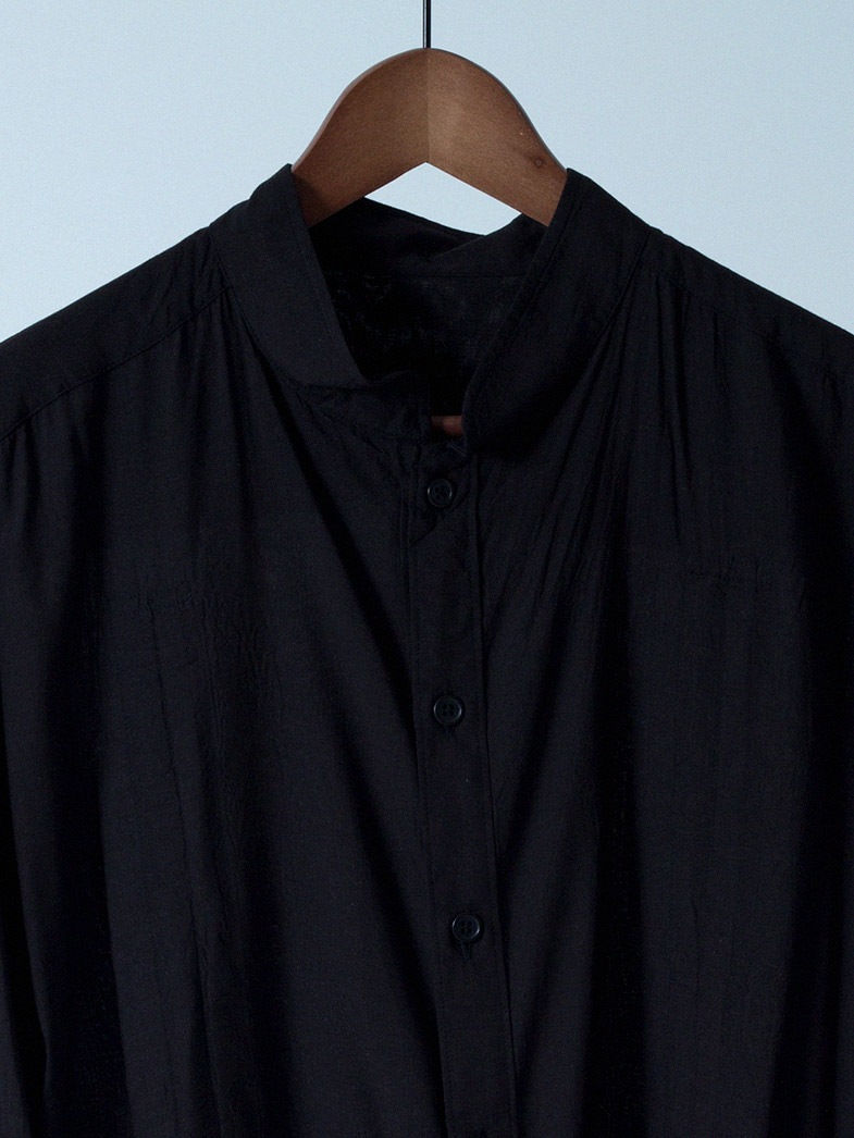 yaunn ɥ졼  DRAPE SHIRT BLACK